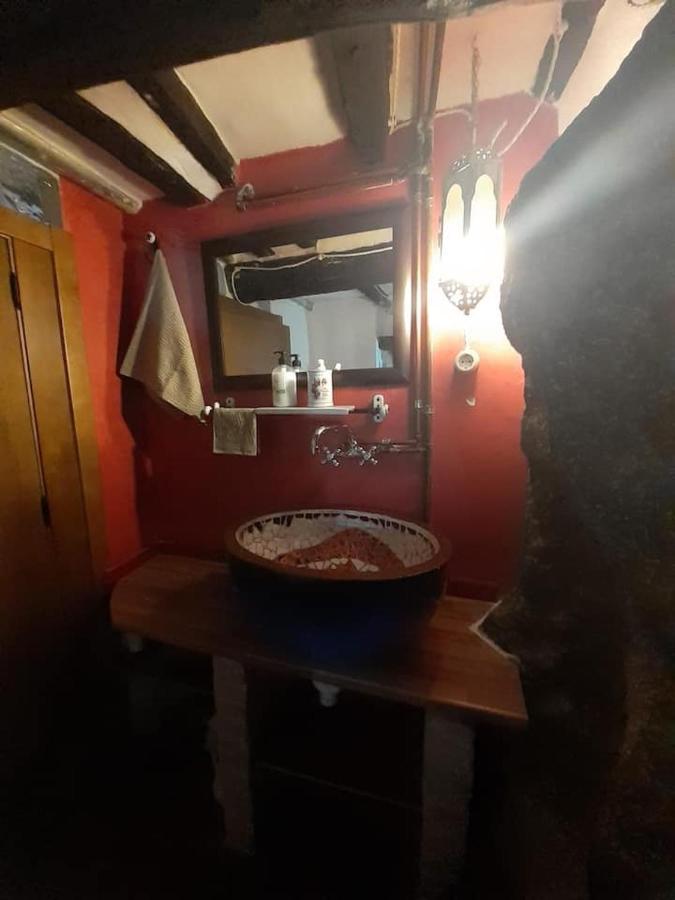 HERVÀS Y VUELVES  Esterno foto